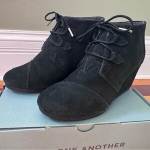 TOMS Kala Black Suede Booties – Women’s Size 8.5 – Ankle Boots